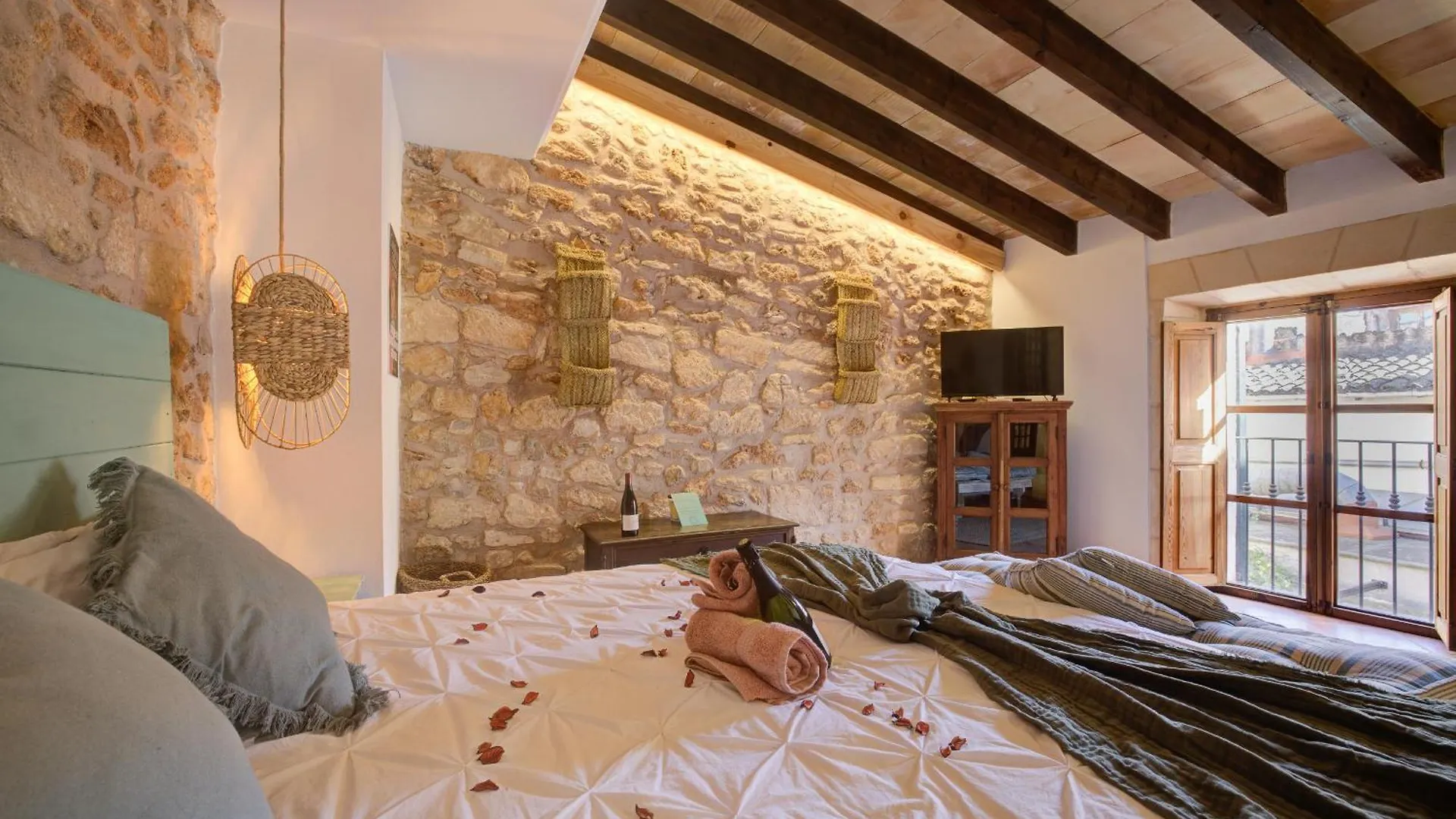 Hotelet Can Oms Picasso By Rentallorca Petra  Guest house Petra (Mallorca)