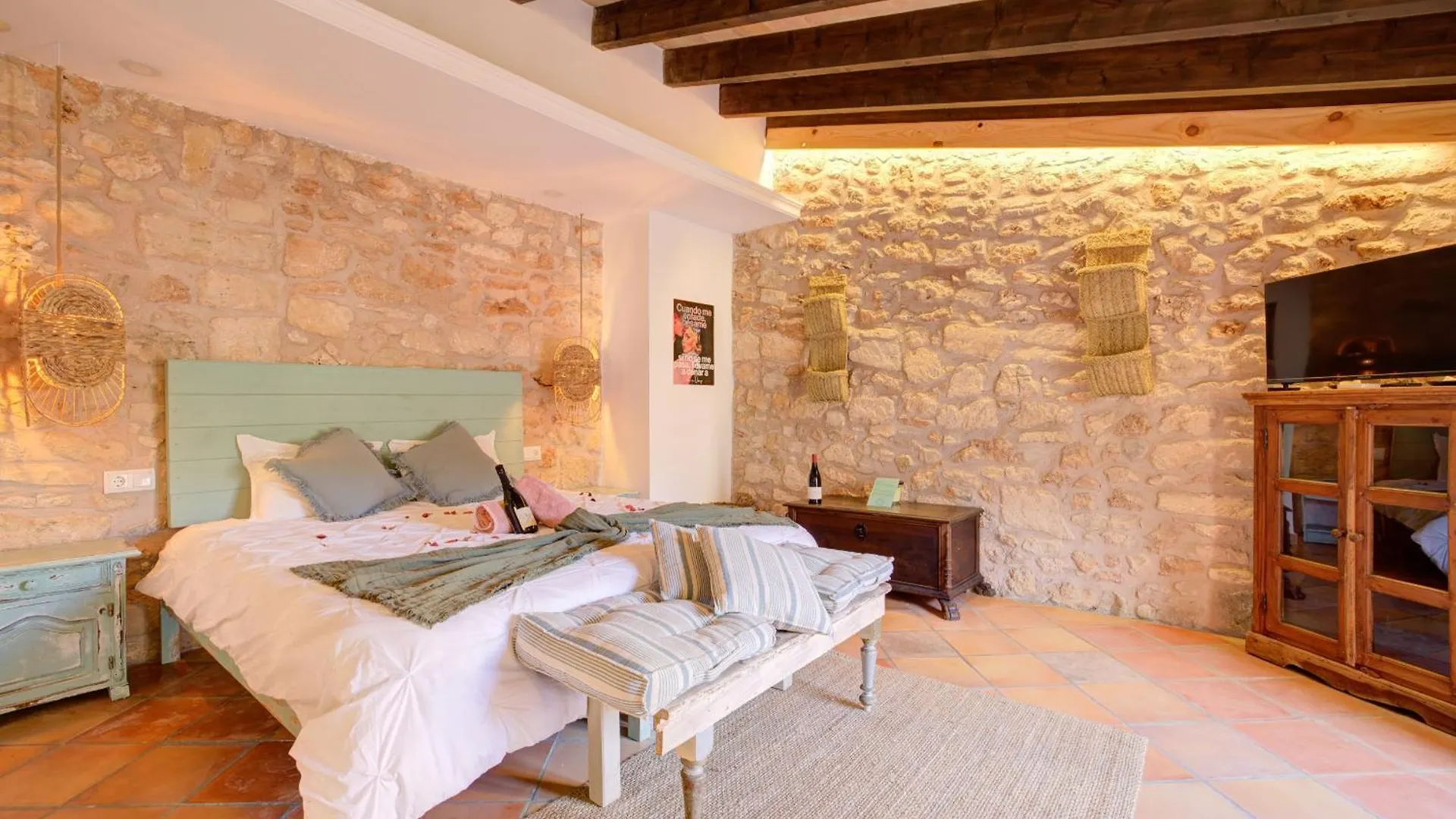 Hotelet Can Oms Picasso By Rentallorca Petra  Guest house